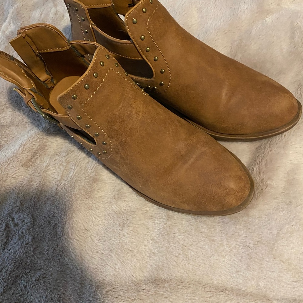 Ankle booties